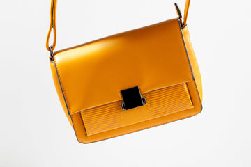 The Essential Guide to Clutch Bags: Style, Versatility, and Trends for 2025